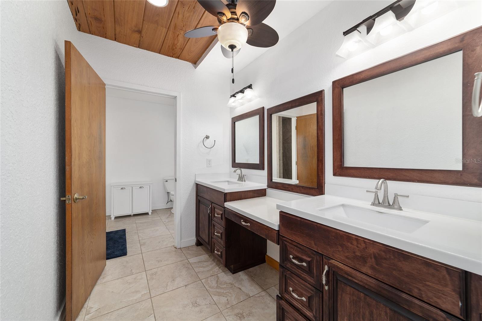 Listing photo id 47 for 8038 162nd Court