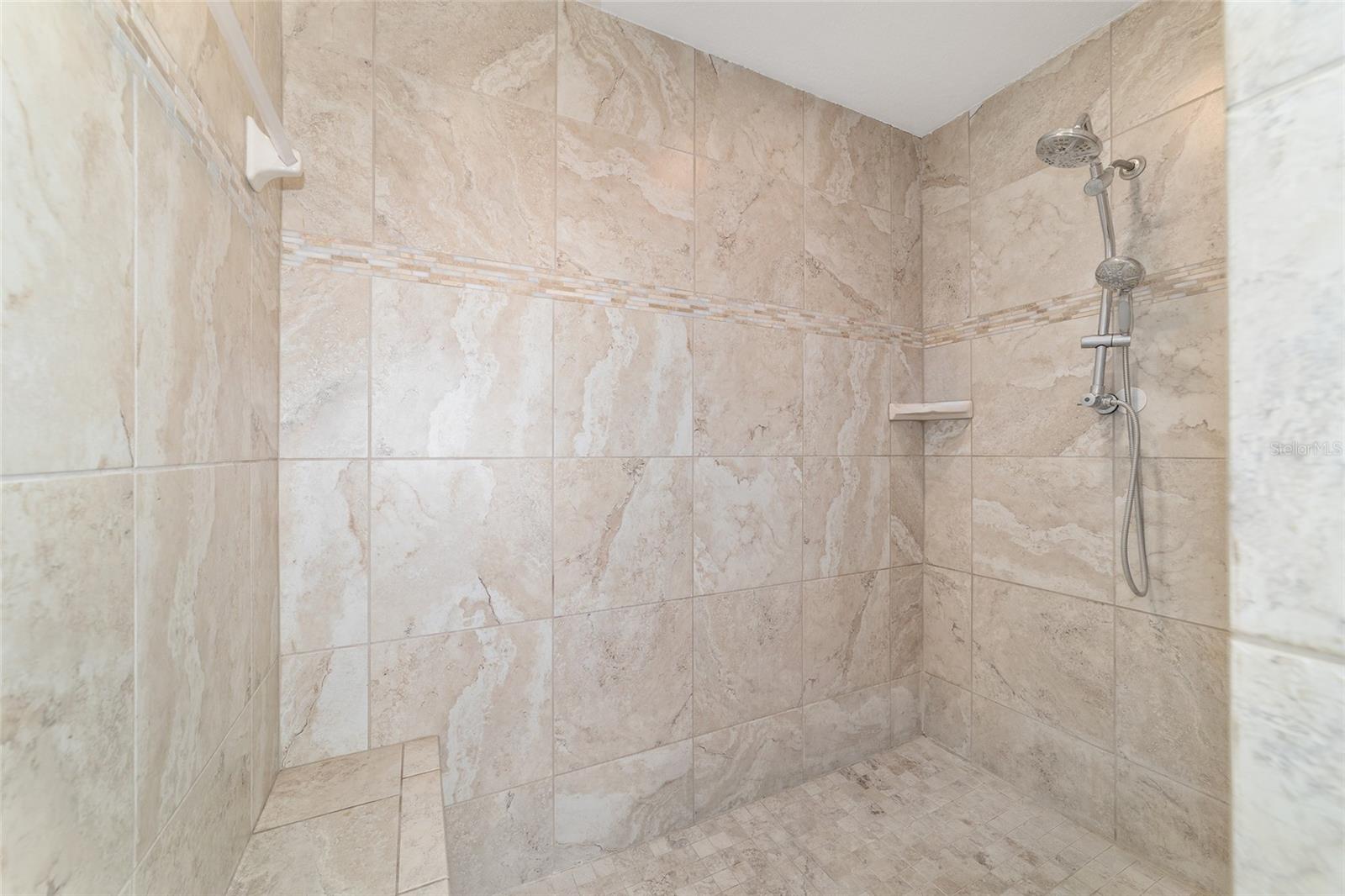 Listing photo id 50 for 8038 162nd Court