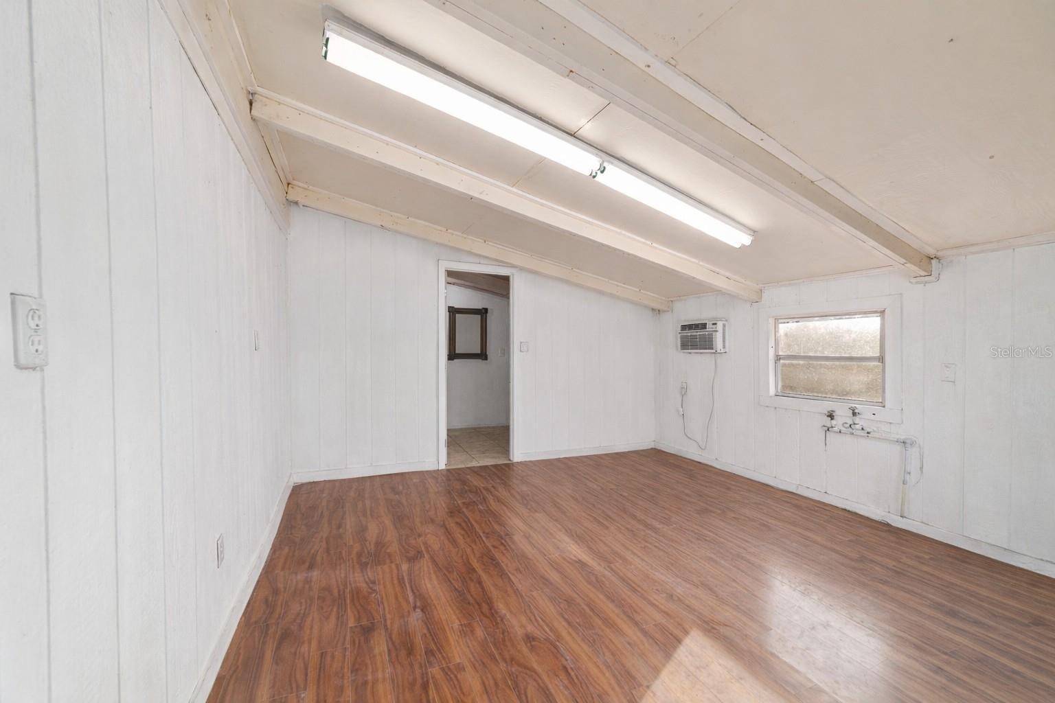 Listing photo id 67 for 8038 162nd Court