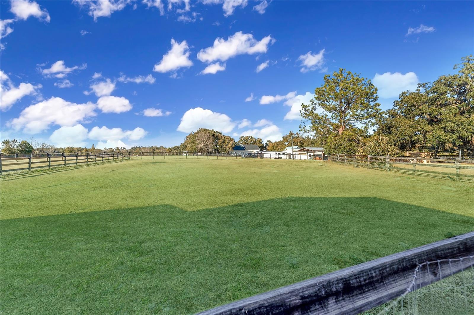 Listing photo id 72 for 8038 162nd Court