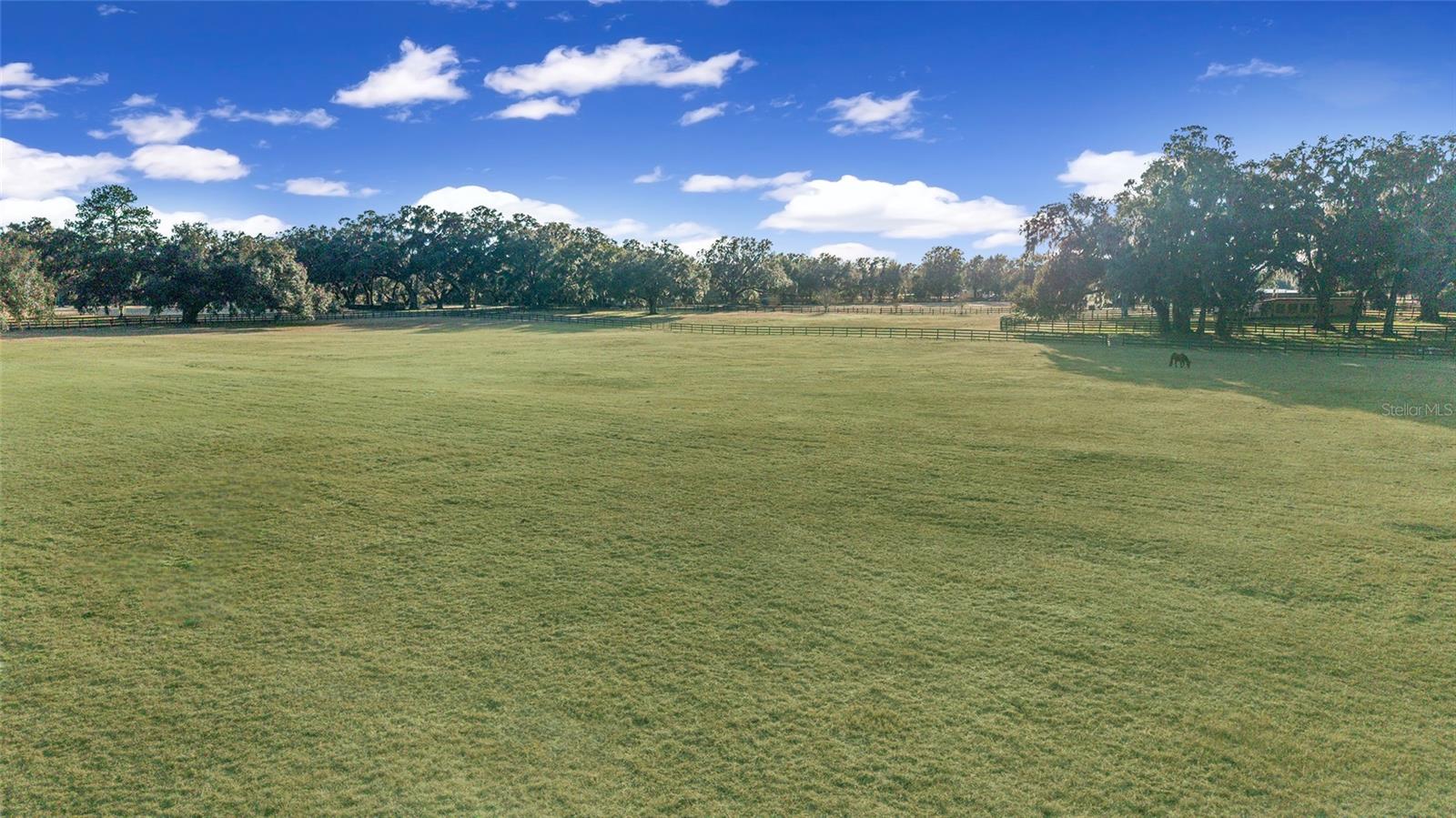 Listing photo id 74 for 8038 162nd Court