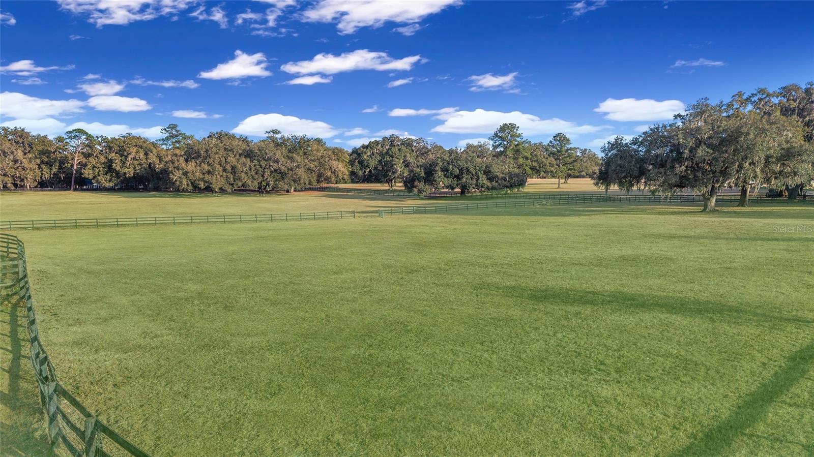 Listing photo id 75 for 8038 162nd Court