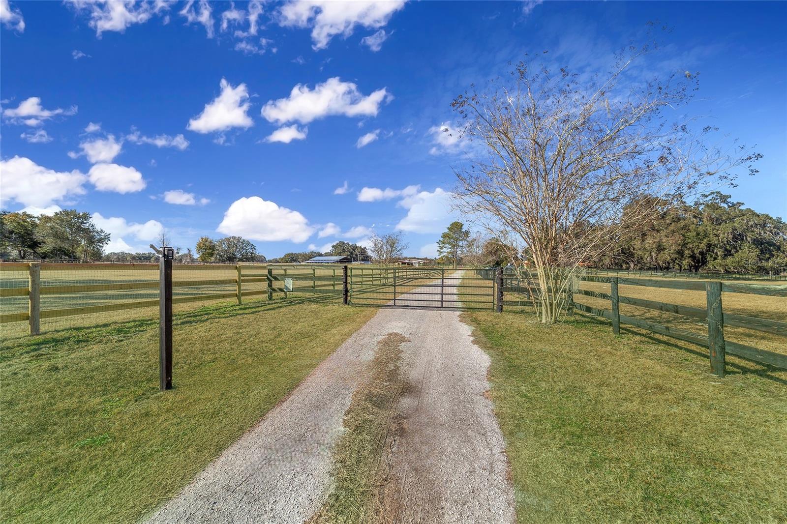 Listing photo id 79 for 8038 162nd Court