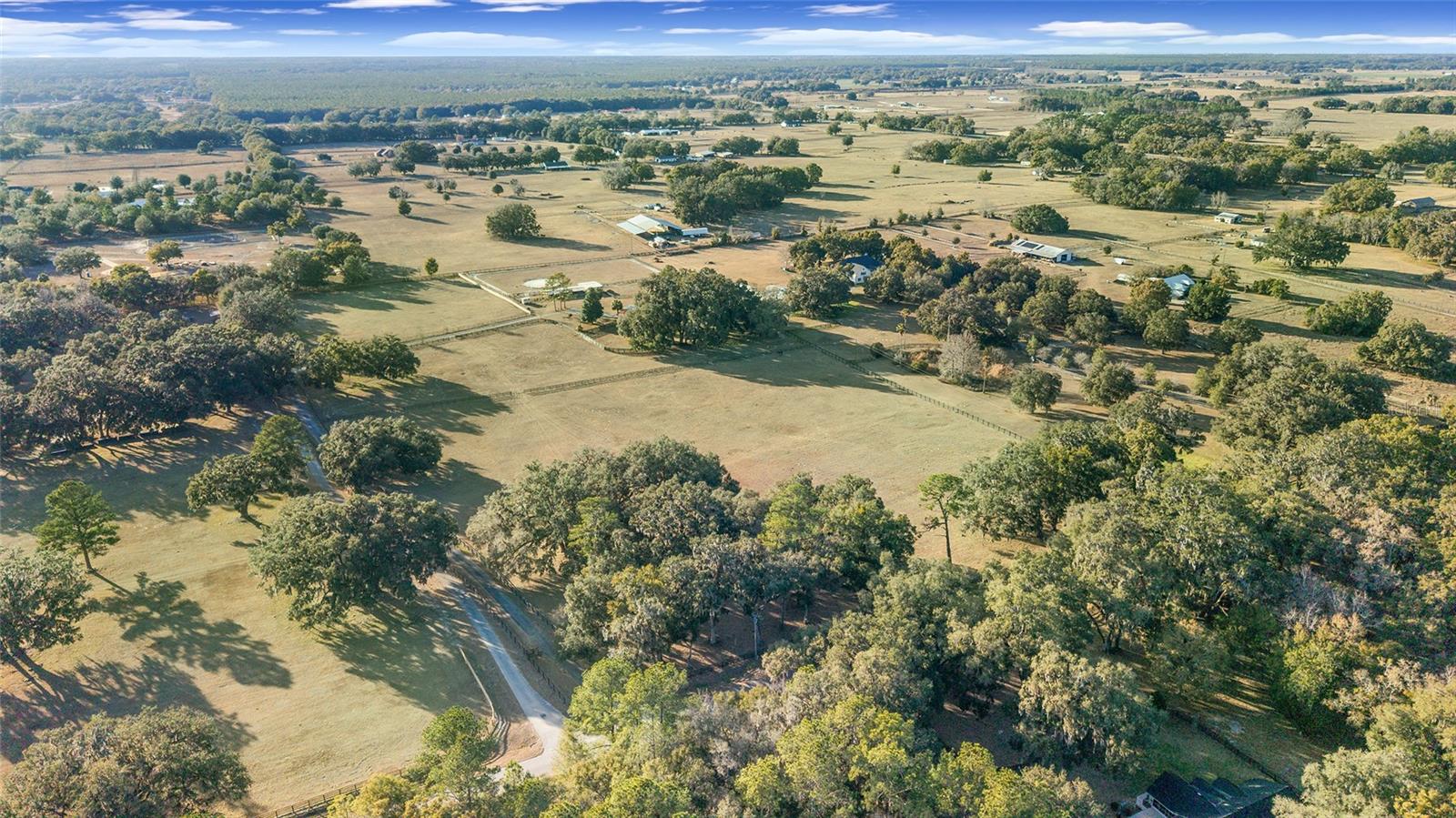 Listing photo id 81 for 8038 162nd Court