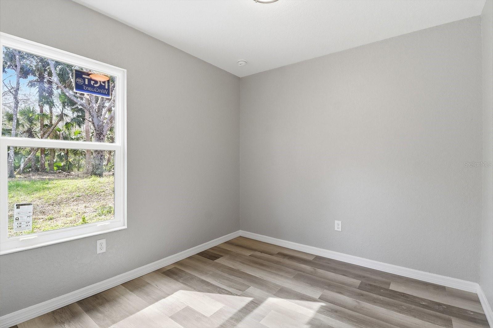 Image 16 of 18 For 490 Robin Hood Road