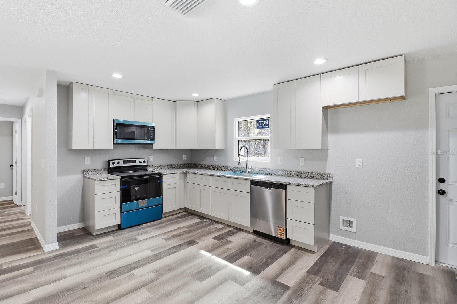 Image 8 of 18 For 490 Robin Hood Road