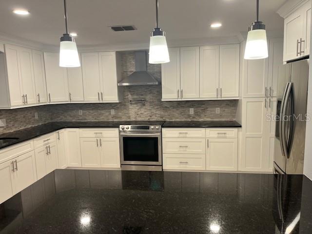 Image 2 of 31 For 8002 62nd Loop