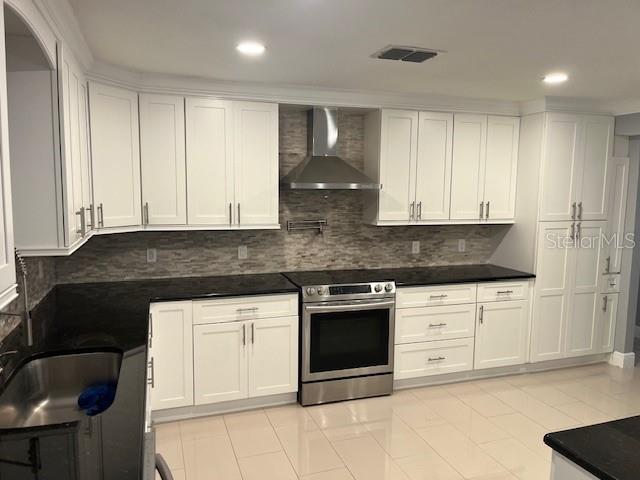 Image 3 of 31 For 8002 62nd Loop