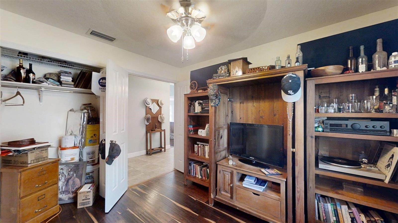 Image 3 of 52 For 4000 52nd Street