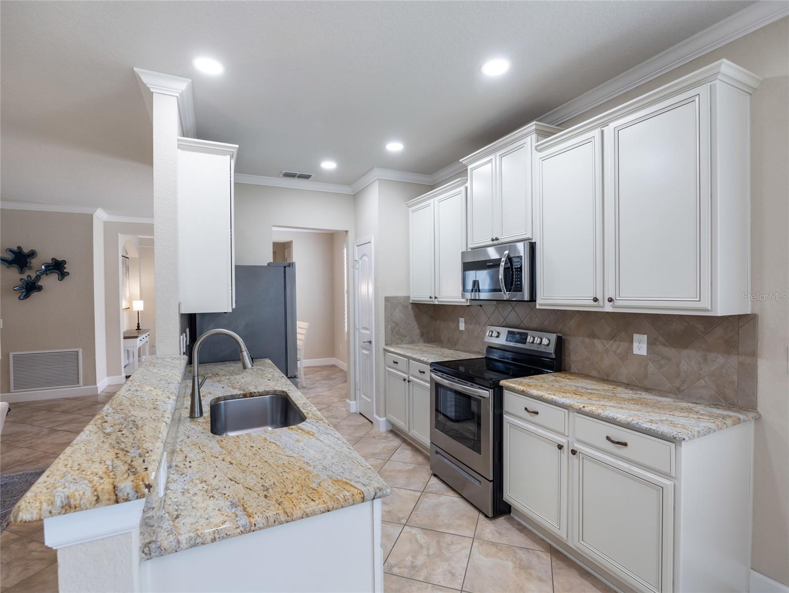 Image 12 of 62 For 9123 70th Loop