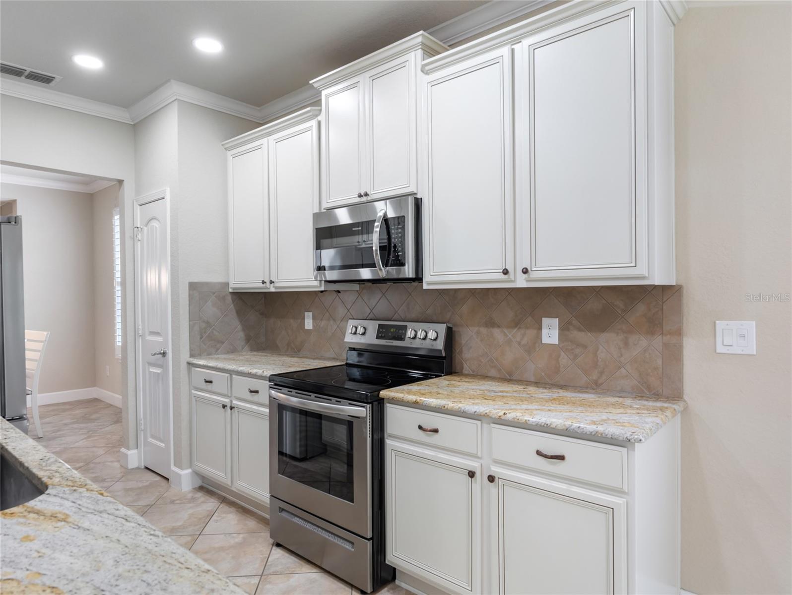 Image 17 of 62 For 9123 70th Loop