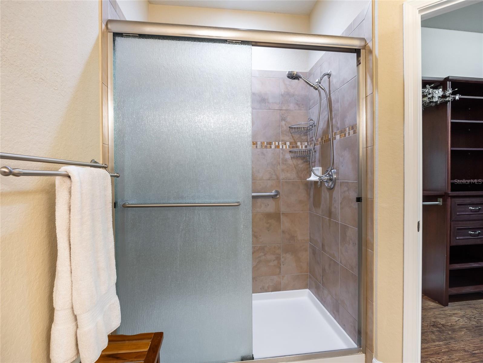 Image 25 of 62 For 9123 70th Loop