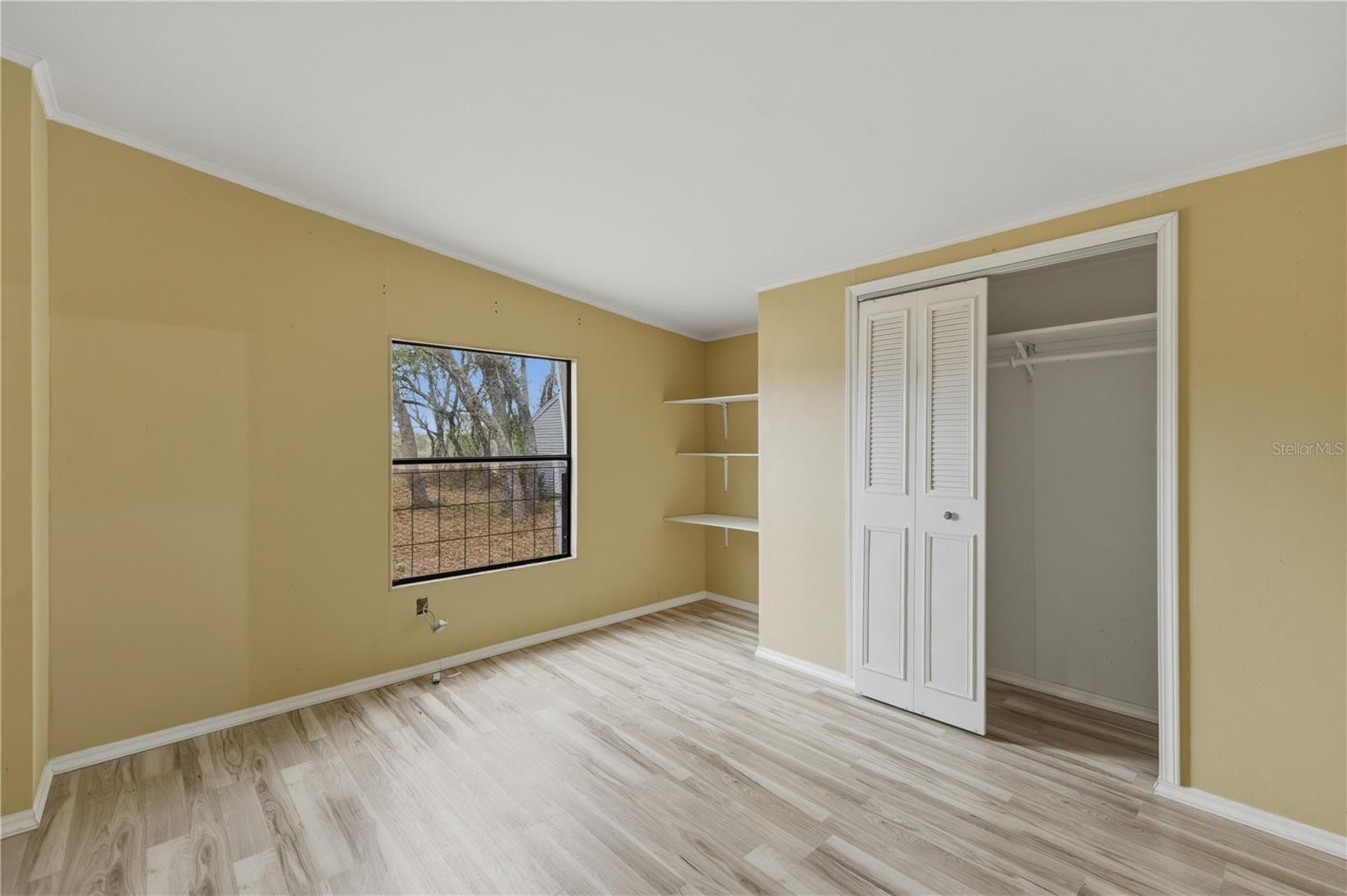 Image 17 of 41 For 13351 101st Place