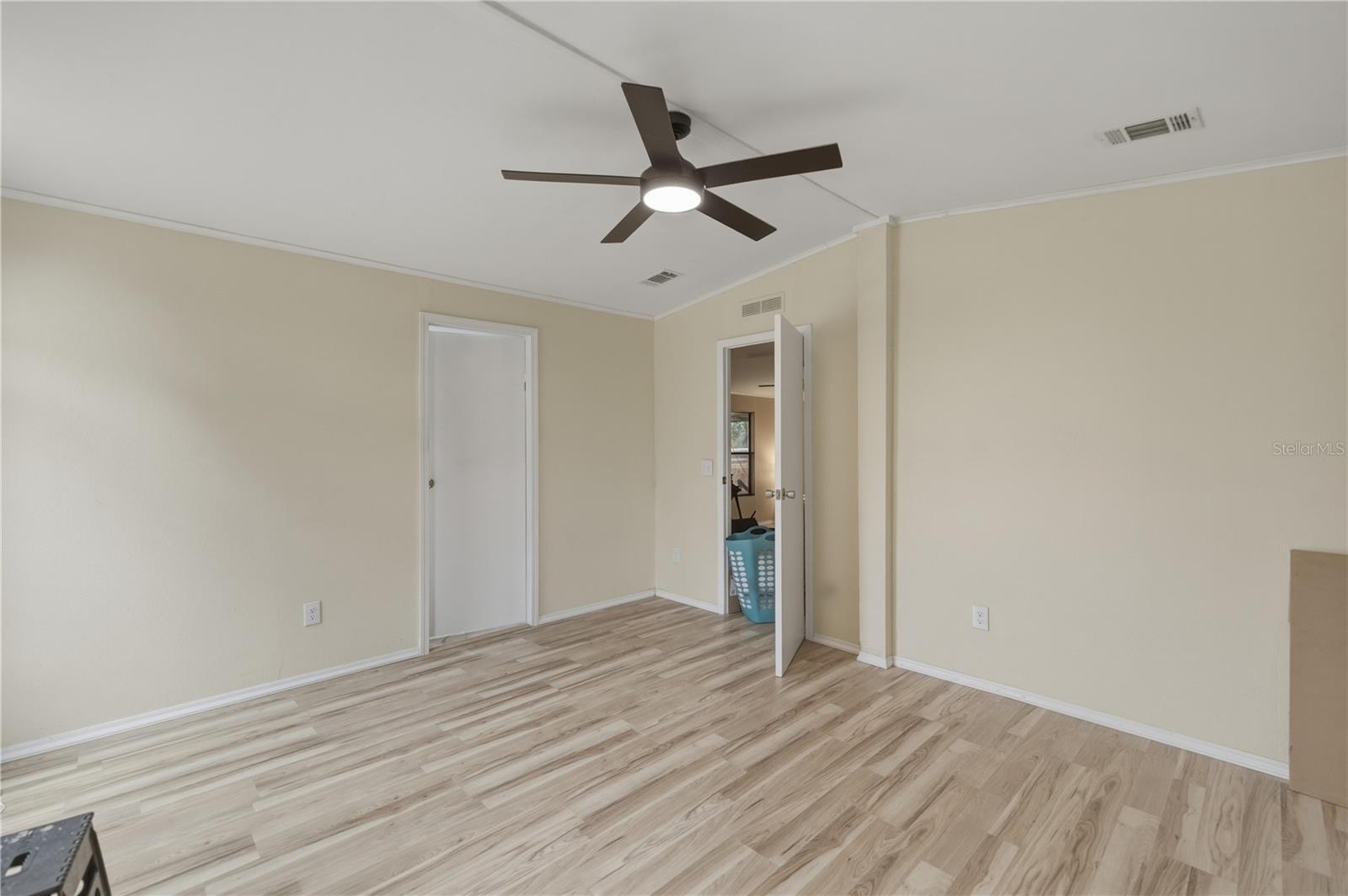 Image 19 of 41 For 13351 101st Place