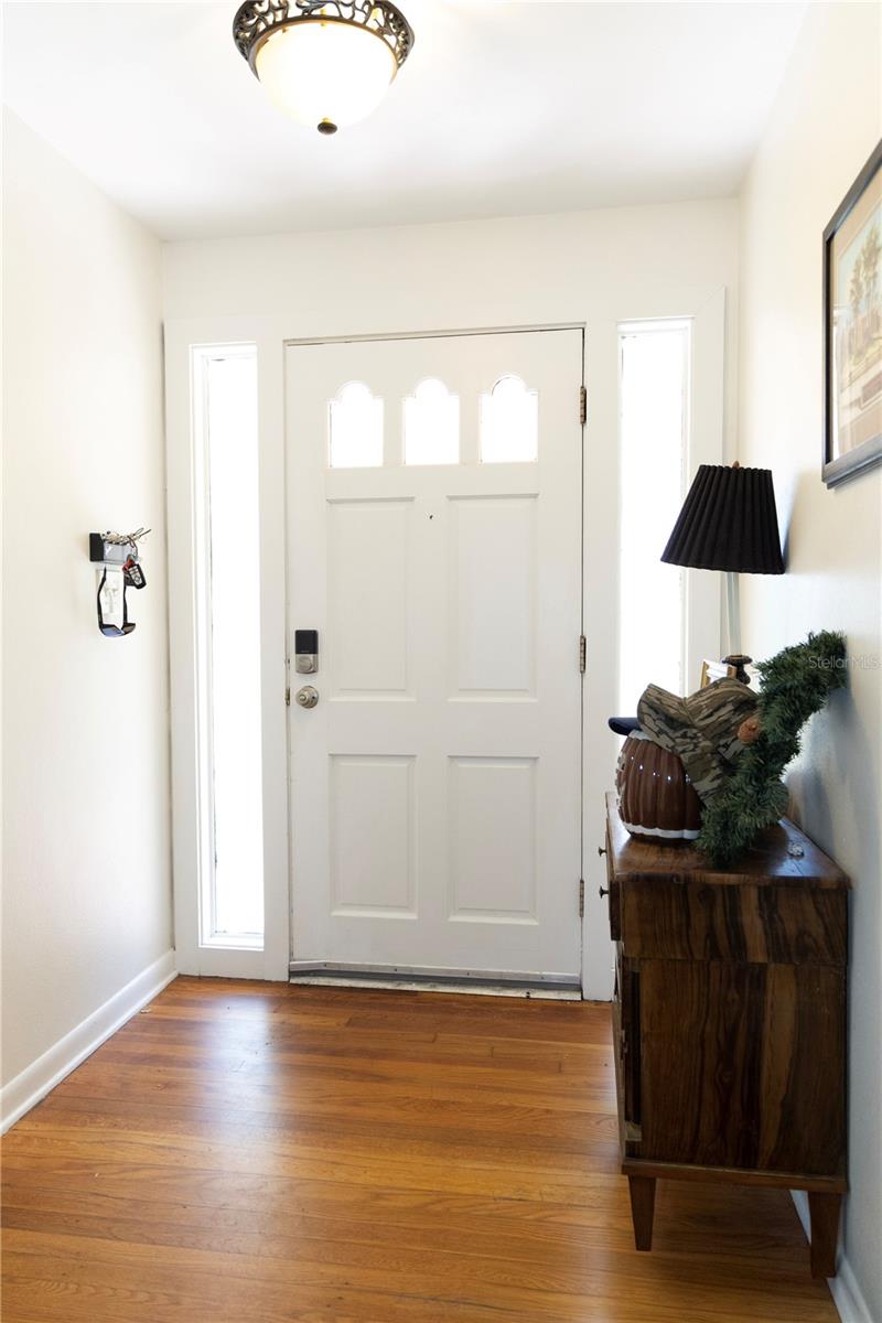 Image 5 of 16 For 2910 1st Avenue