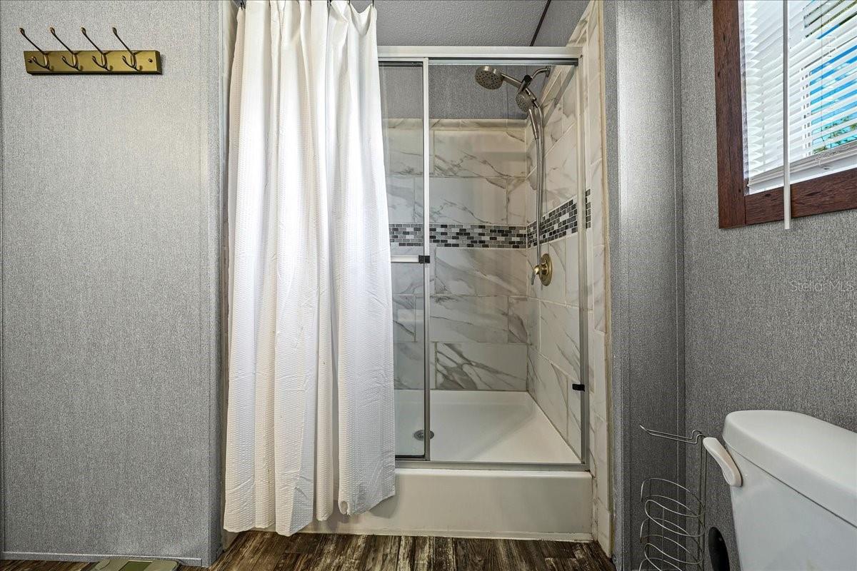 Listing photo id 11 for 6270 147th Court