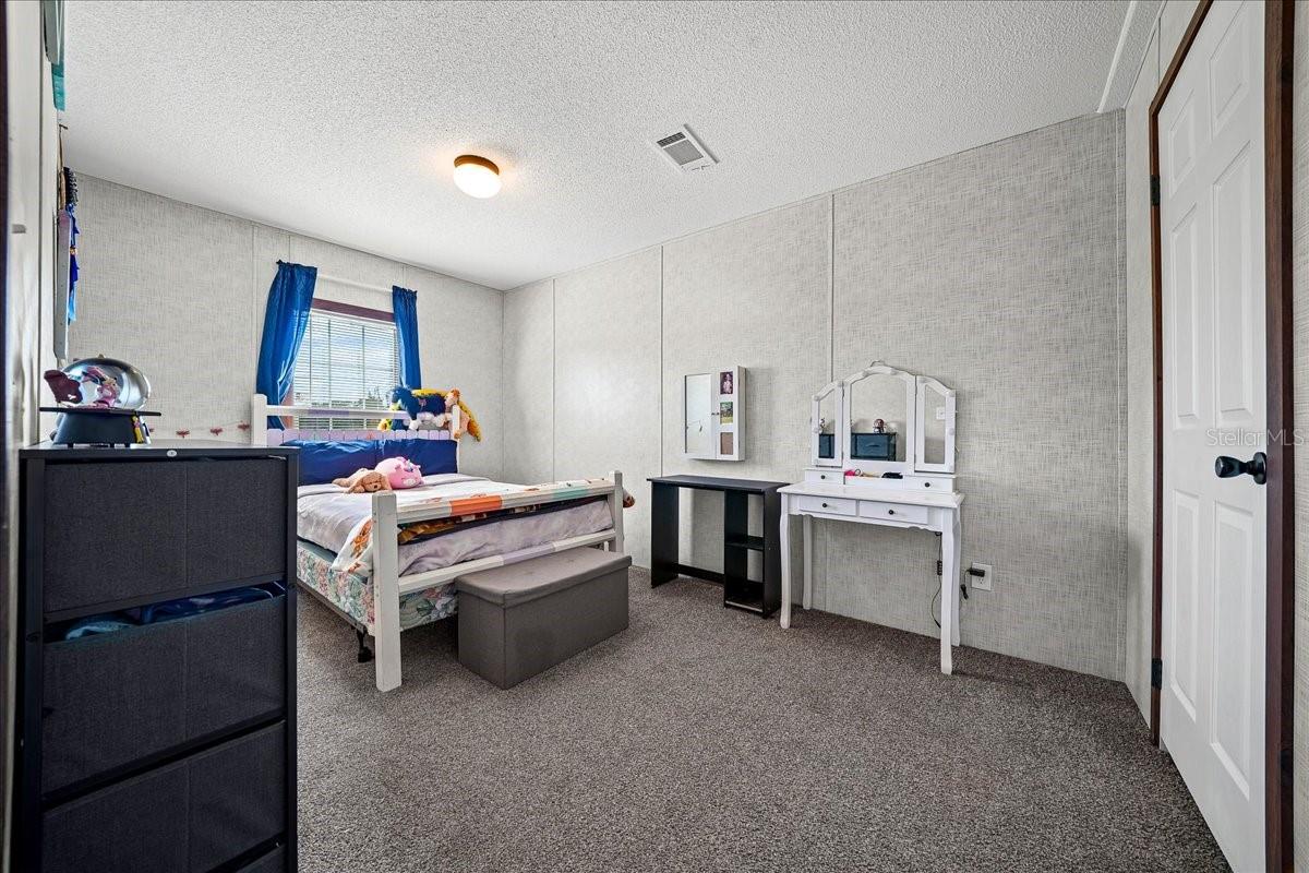 Listing photo id 13 for 6270 147th Court