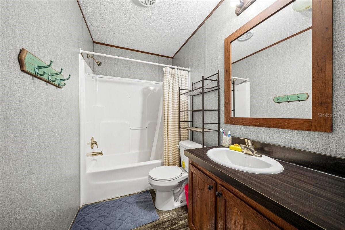 Listing photo id 16 for 6270 147th Court