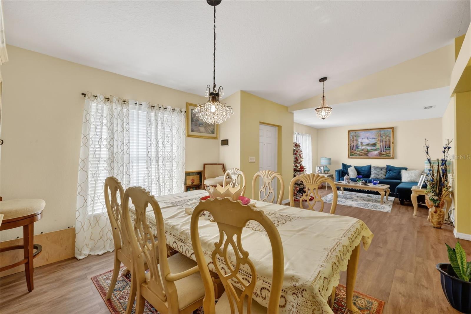 Image 4 of 49 For 1589 Fortune Road