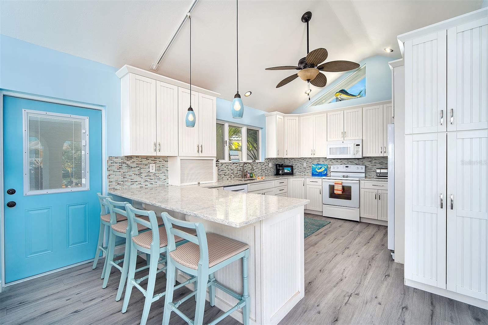 Image 10 of 39 For 770 9th Street