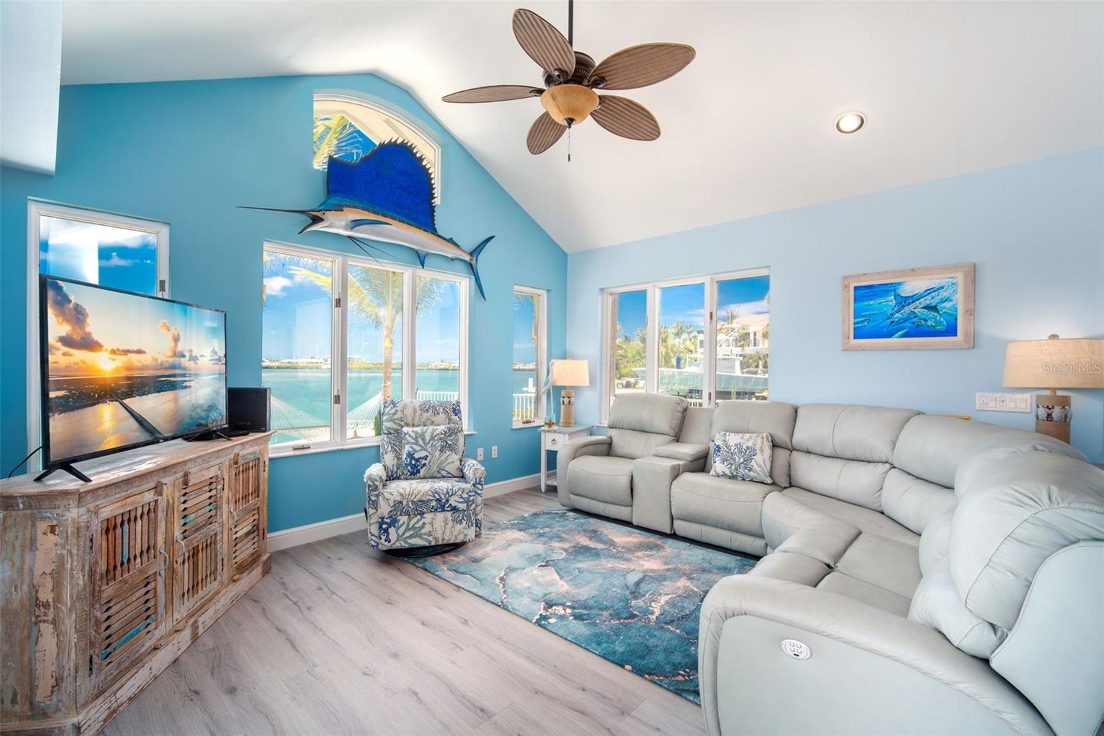 Image 14 of 39 For 770 9th Street