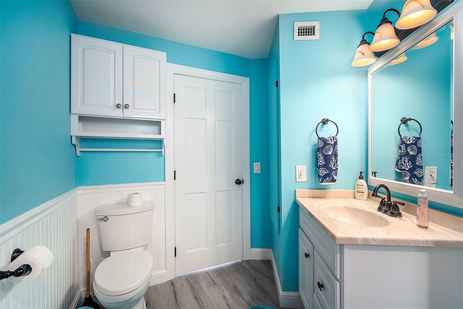 Image 15 of 39 For 770 9th Street