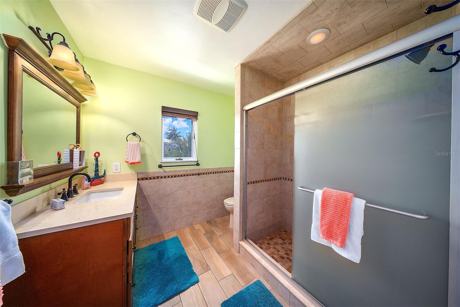 Image 24 of 39 For 770 9th Street