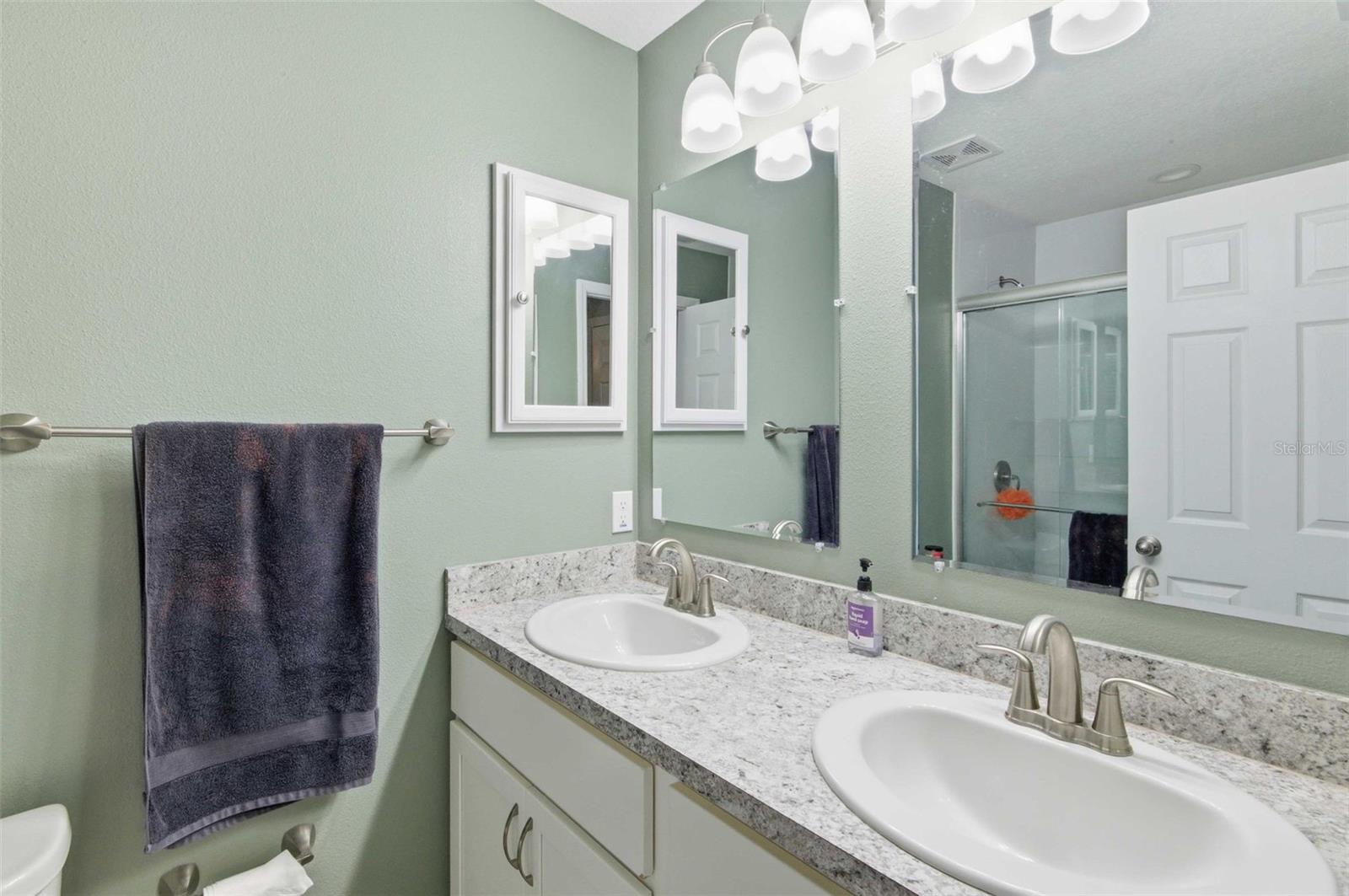 Image 13 of 65 For 6094 Rush Street