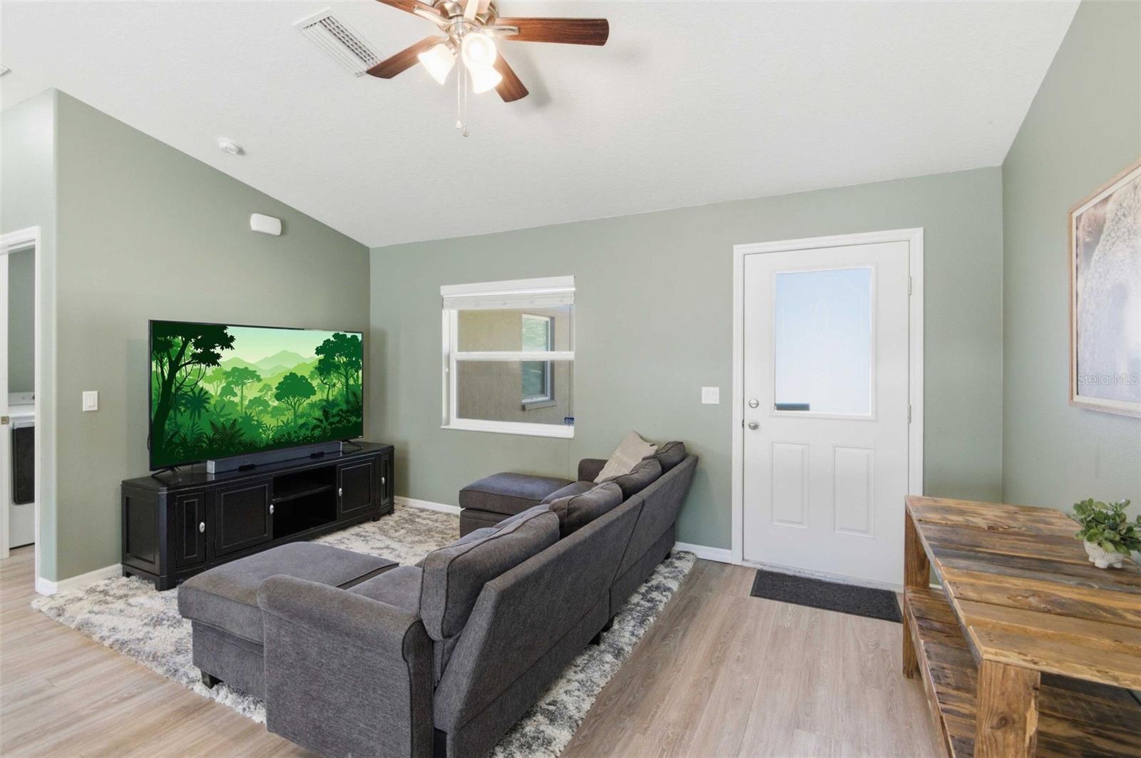 Image 3 of 65 For 6094 Rush Street