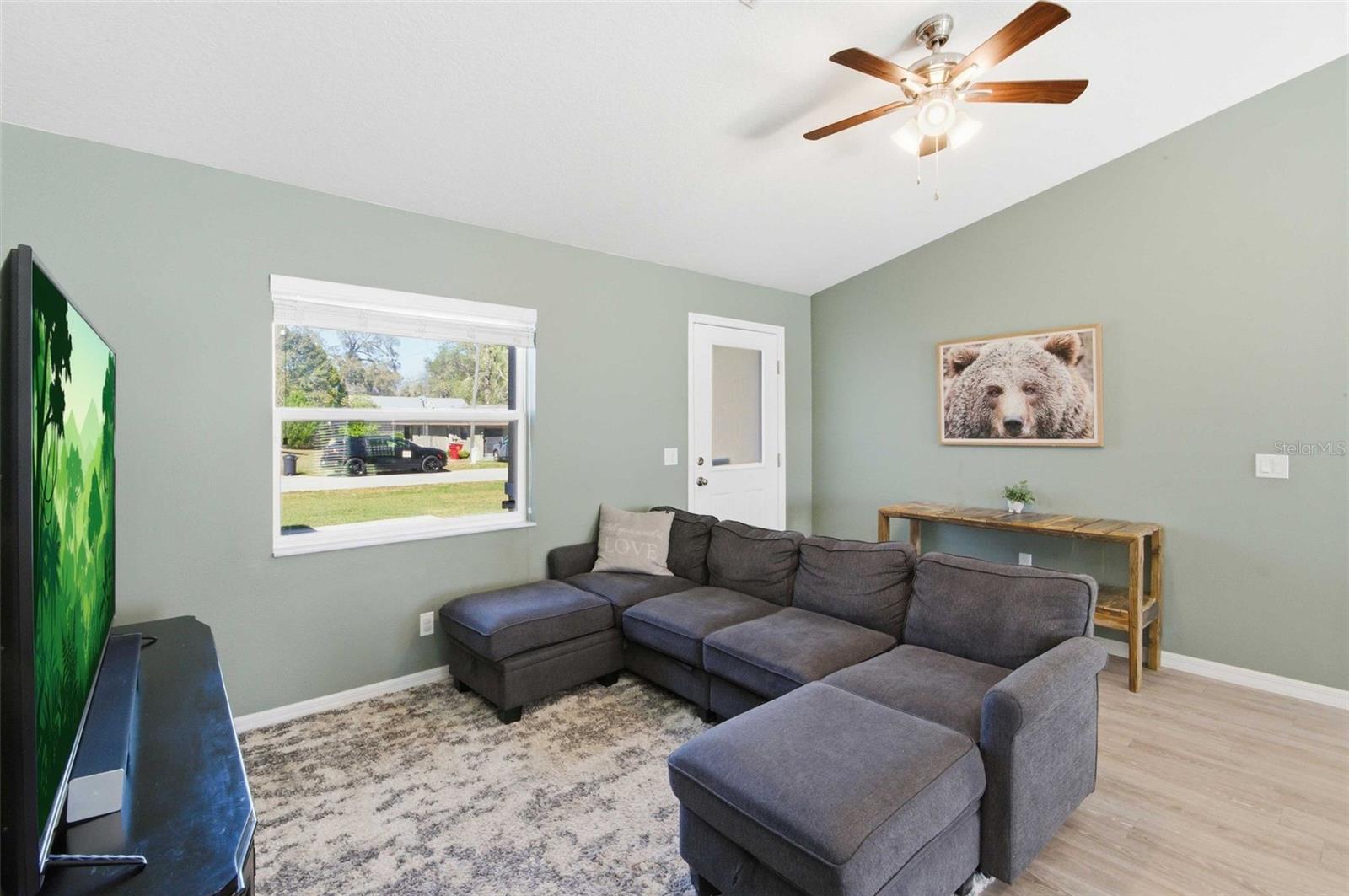 Image 4 of 65 For 6094 Rush Street