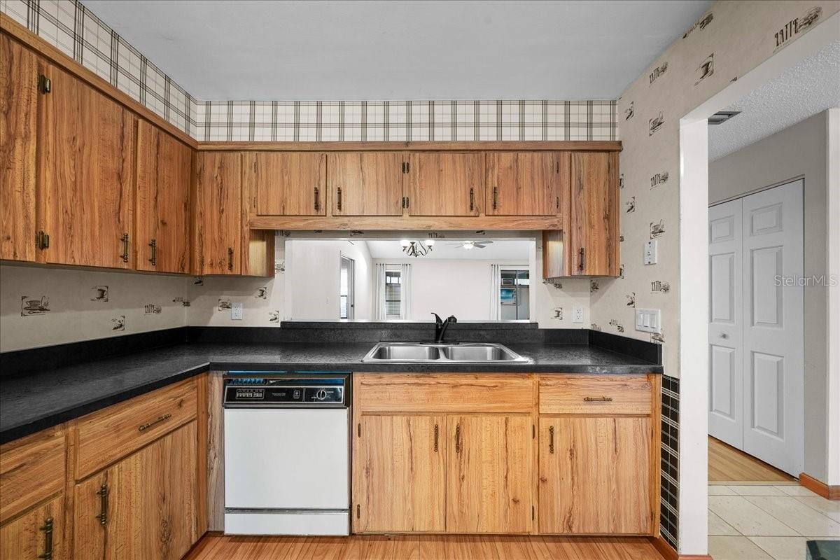 Image 20 of 61 For 1934 37th Ct Circle