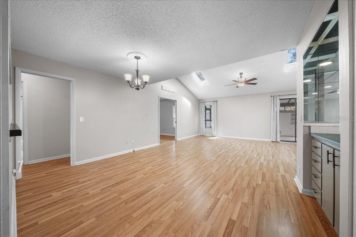 Image 21 of 61 For 1934 37th Ct Circle