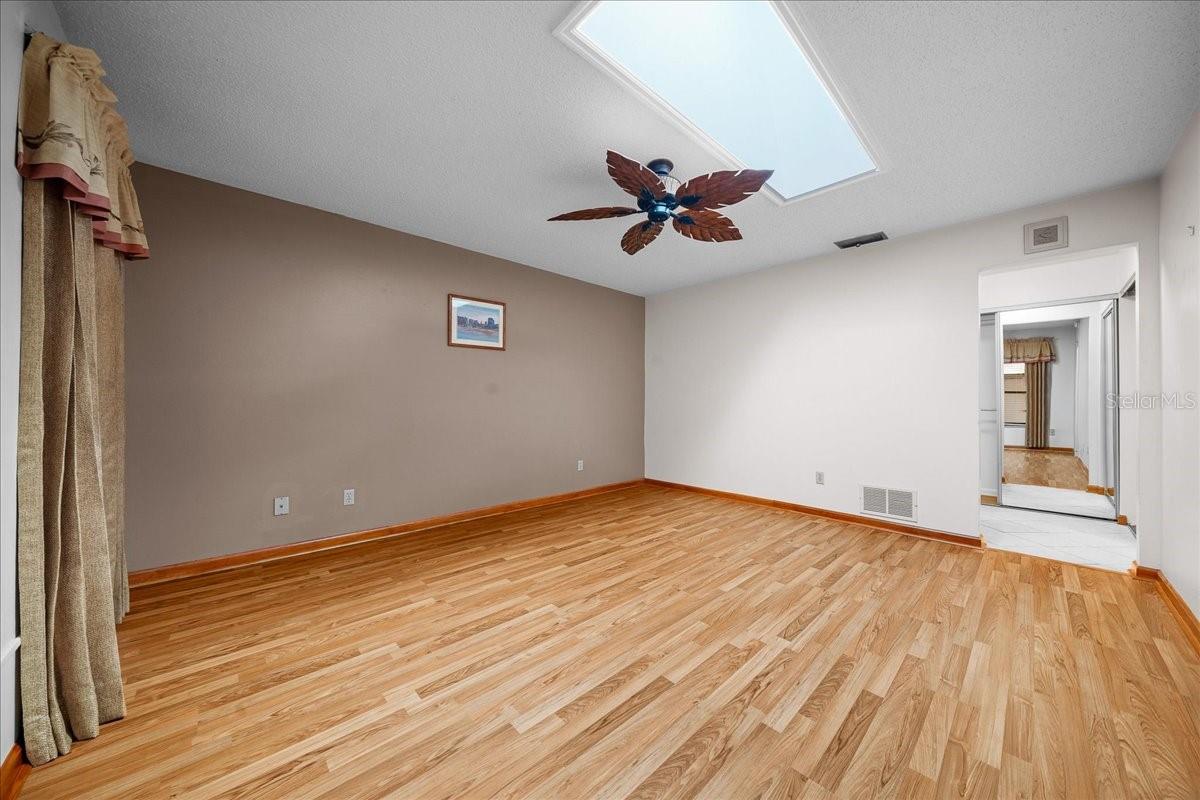 Image 28 of 61 For 1934 37th Ct Circle