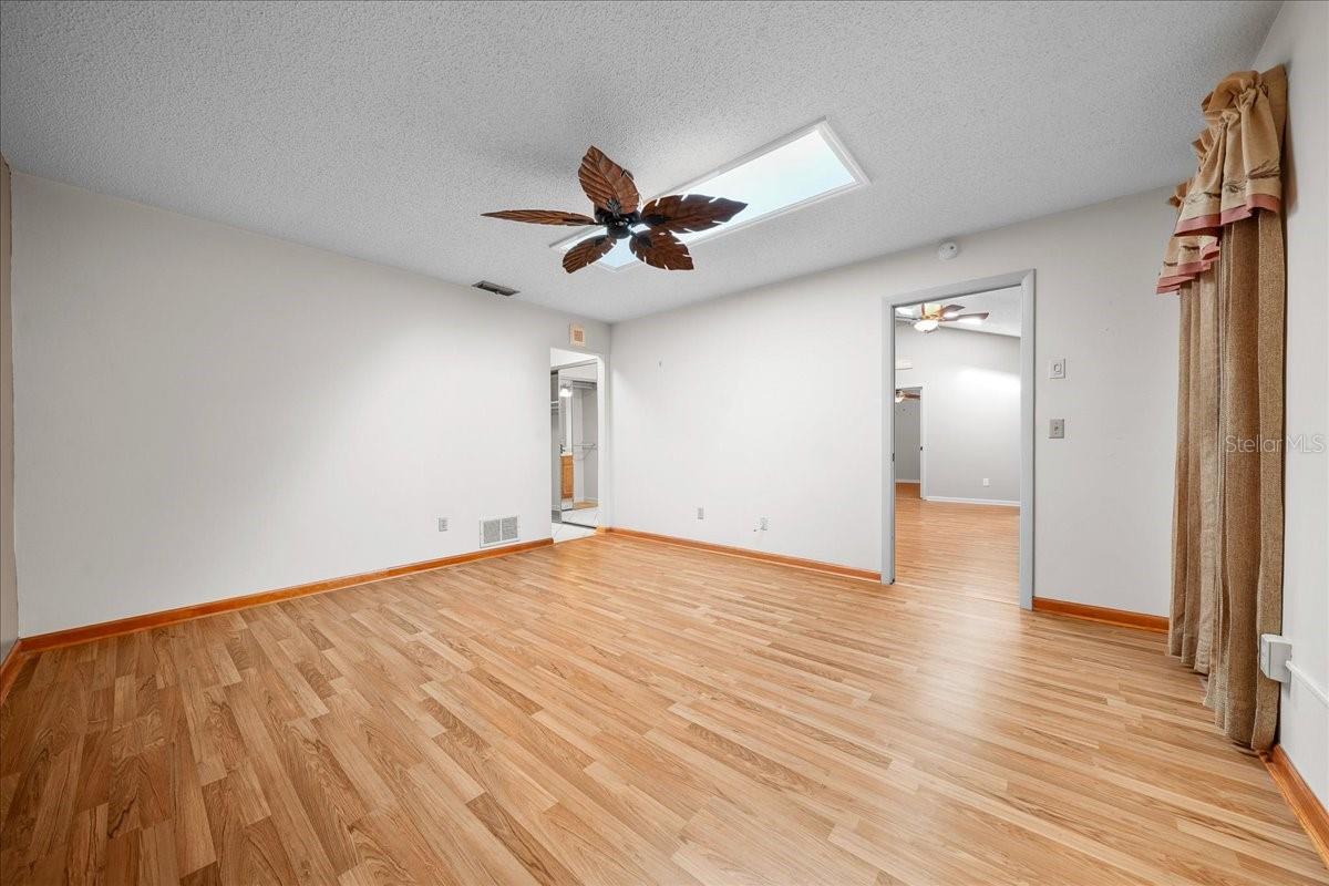 Image 29 of 61 For 1934 37th Ct Circle