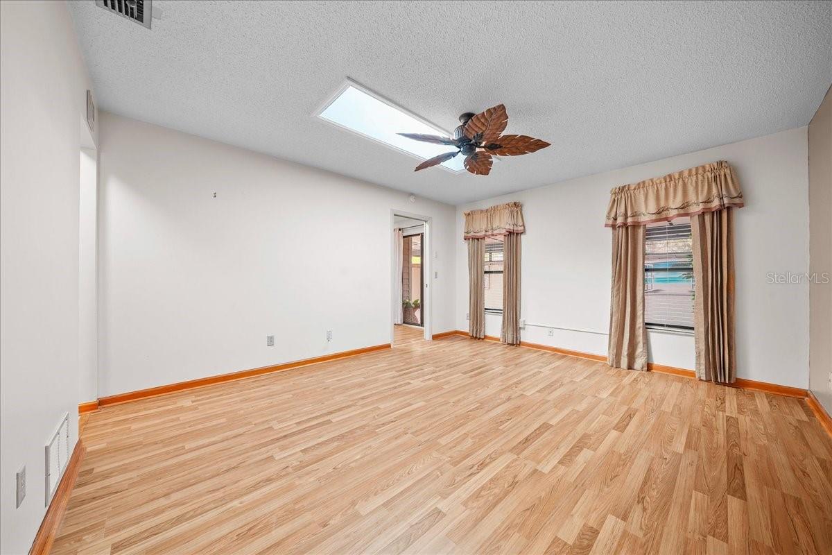 Image 30 of 61 For 1934 37th Ct Circle