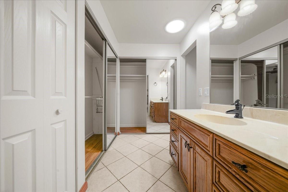 Image 33 of 61 For 1934 37th Ct Circle