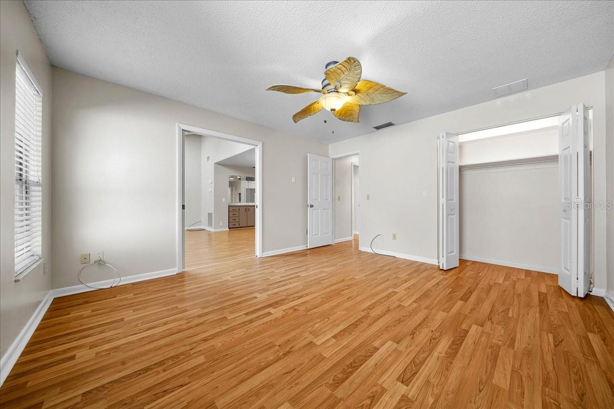 Image 37 of 61 For 1934 37th Ct Circle