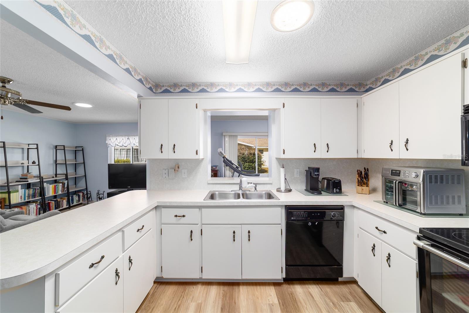 Image 21 of 55 For 8569 92nd Lane E