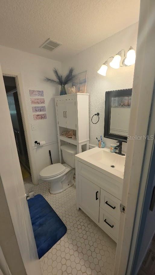 Image 11 of 35 For 651 Country Club Drive