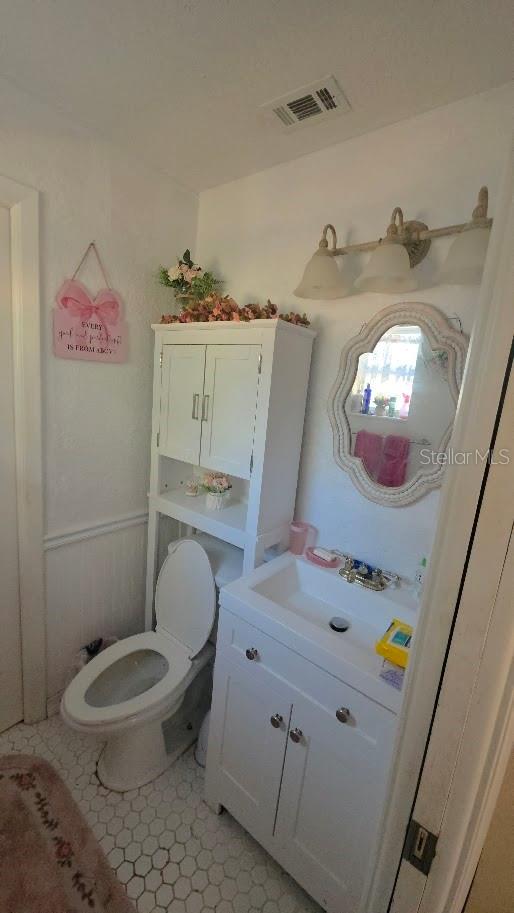 Image 14 of 35 For 651 Country Club Drive