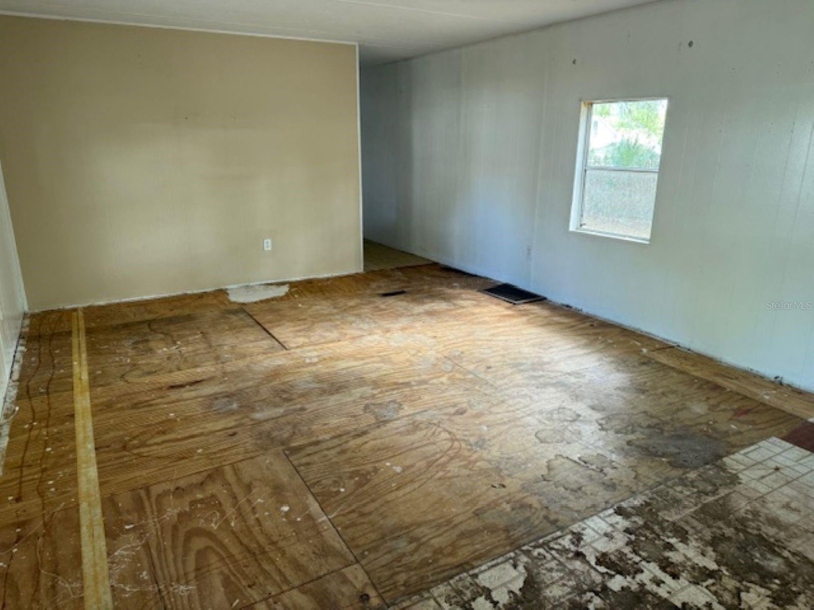 Image 2 of 10 For 10395 159th Street