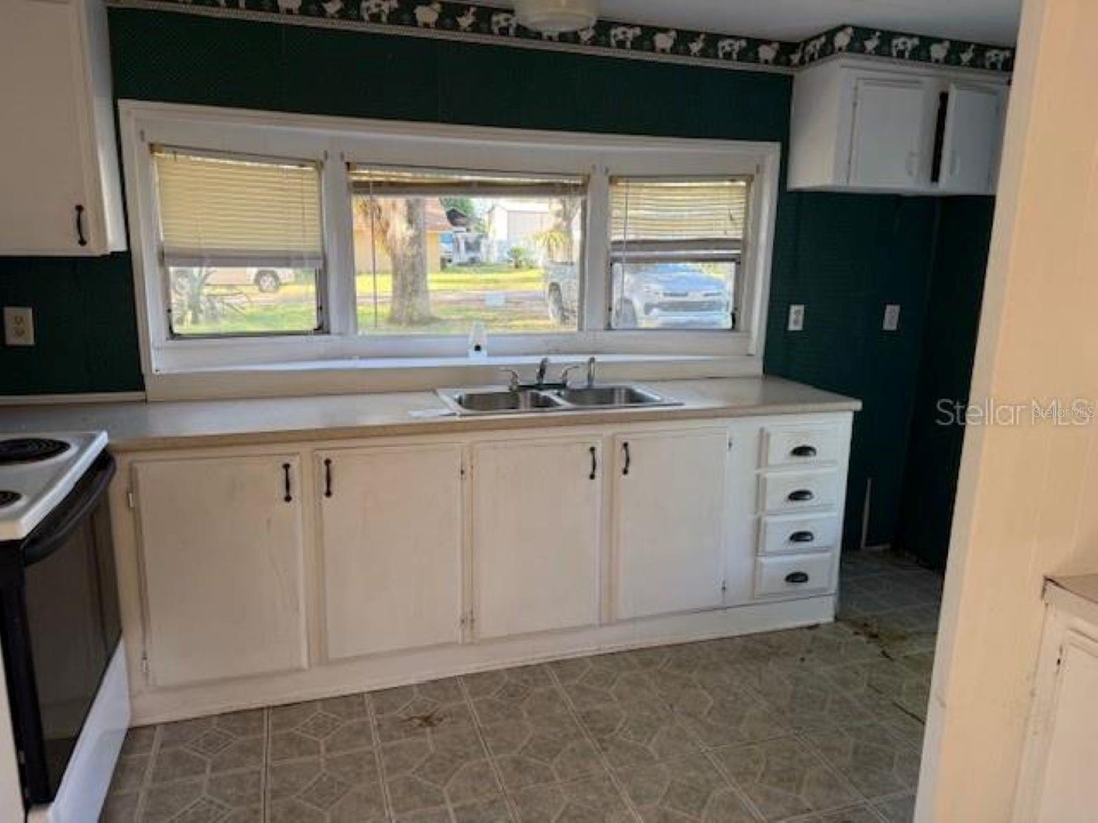 Image 4 of 10 For 10395 159th Street