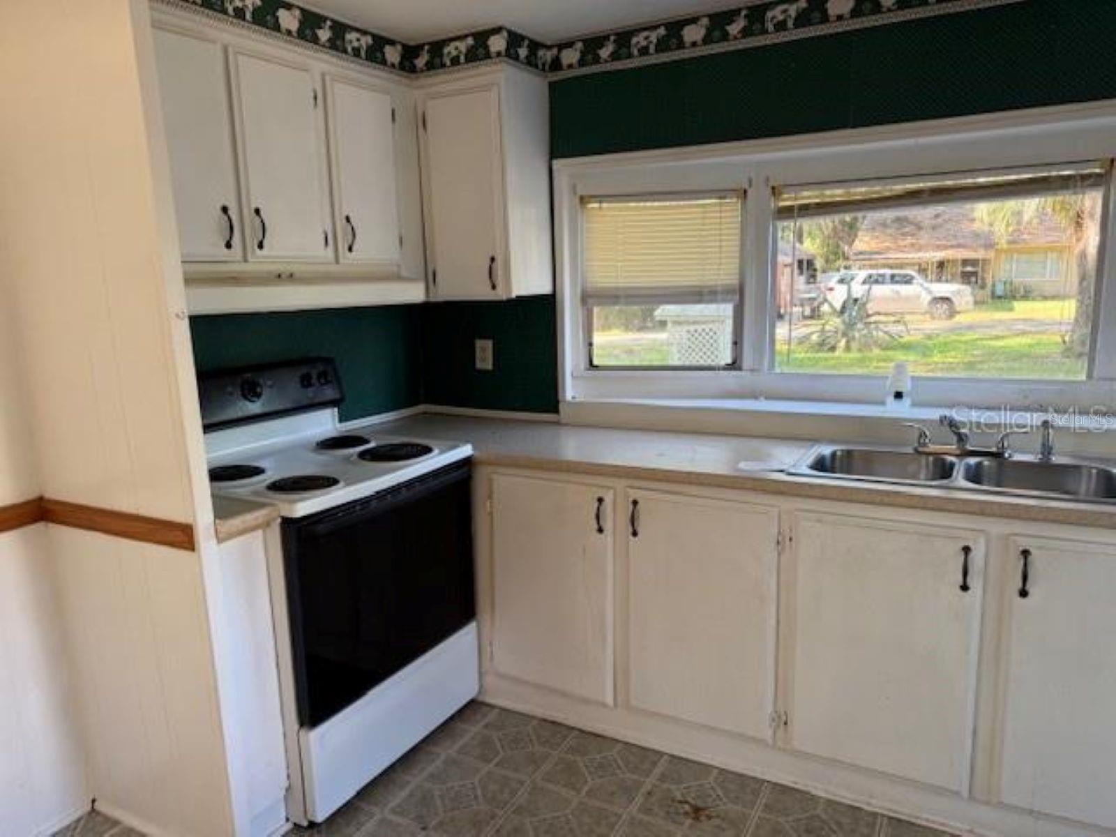 Image 5 of 10 For 10395 159th Street