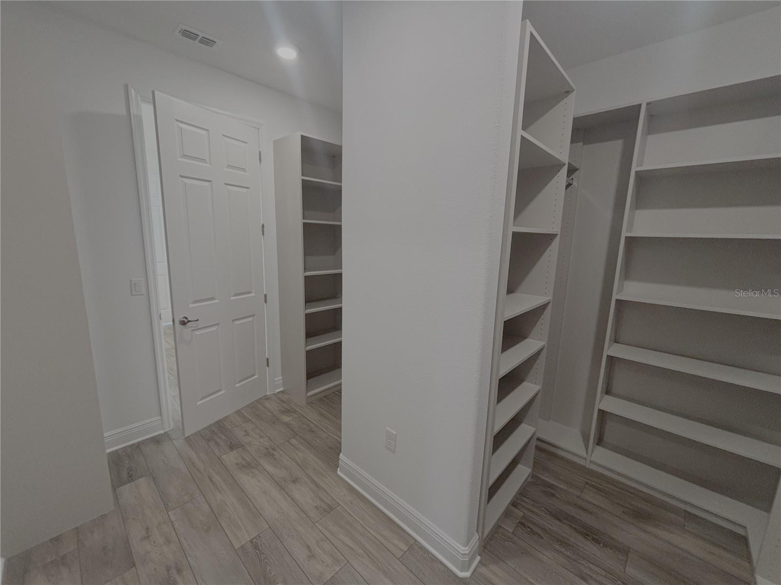 Image 14 of 41 For 9764 81st Lane