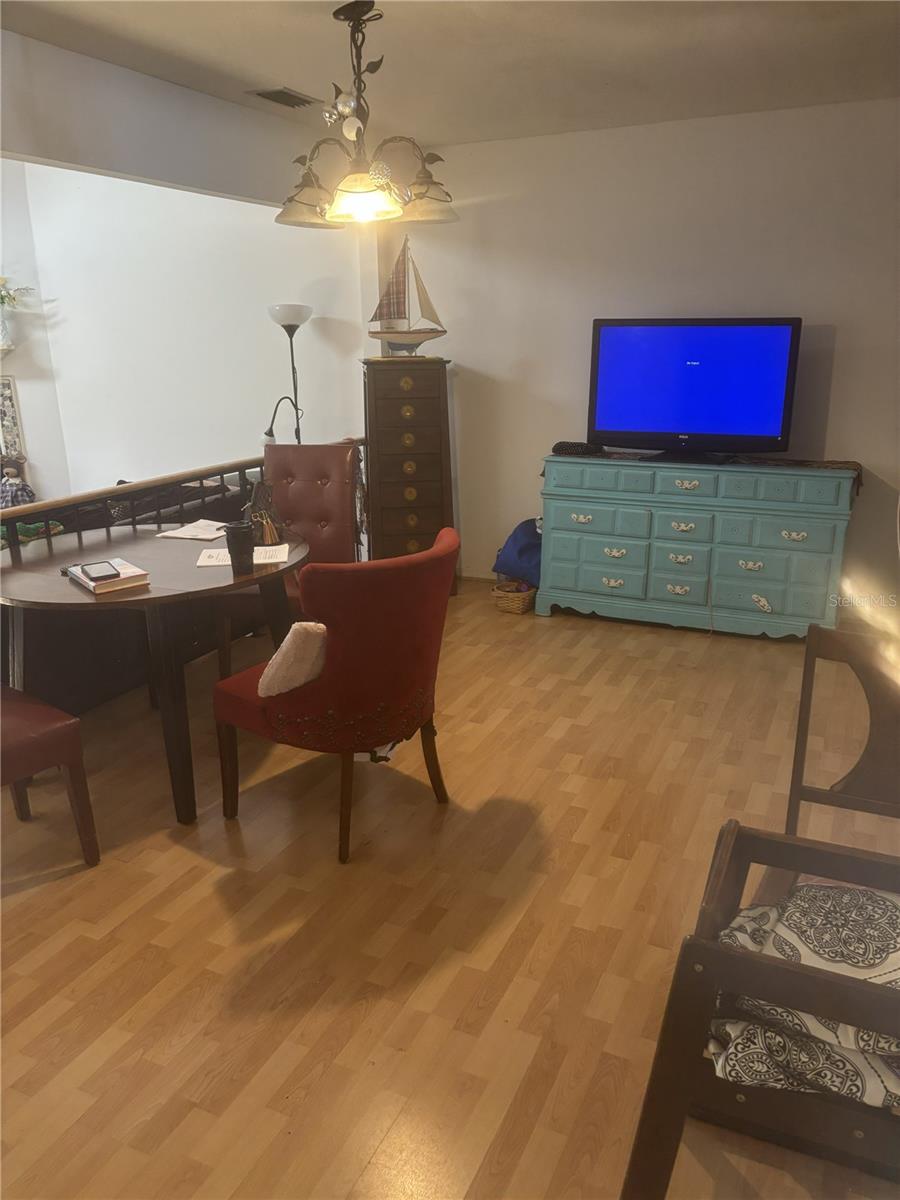 Image 3 of 11 For 1615 38th Terrace