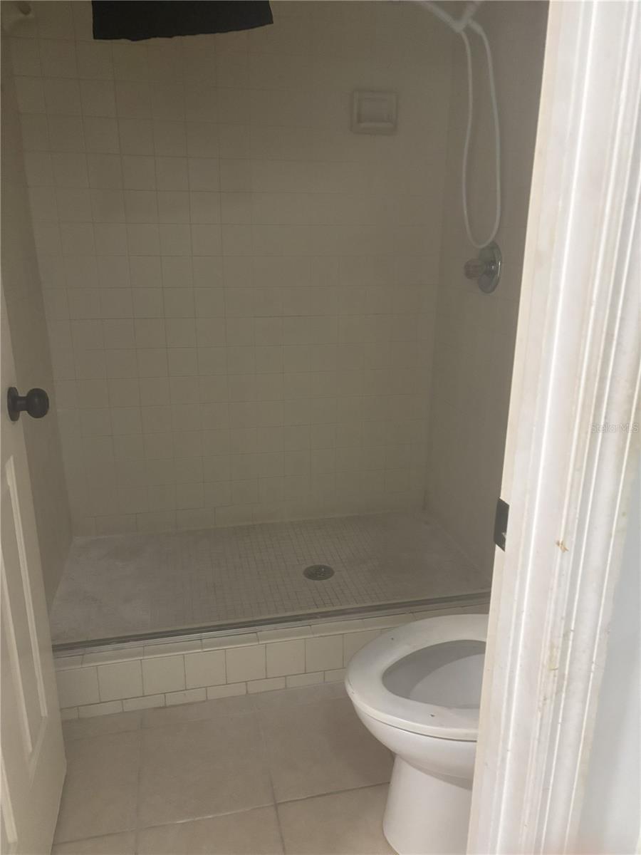 Image 8 of 11 For 1615 38th Terrace