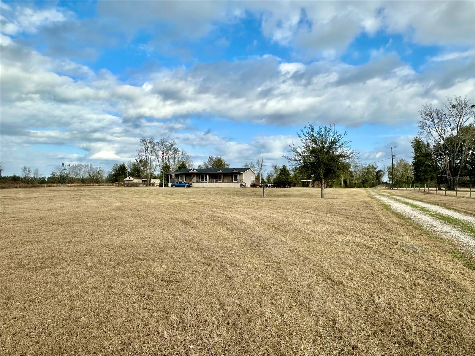 Image 3 of 30 For 237 Baron Glen