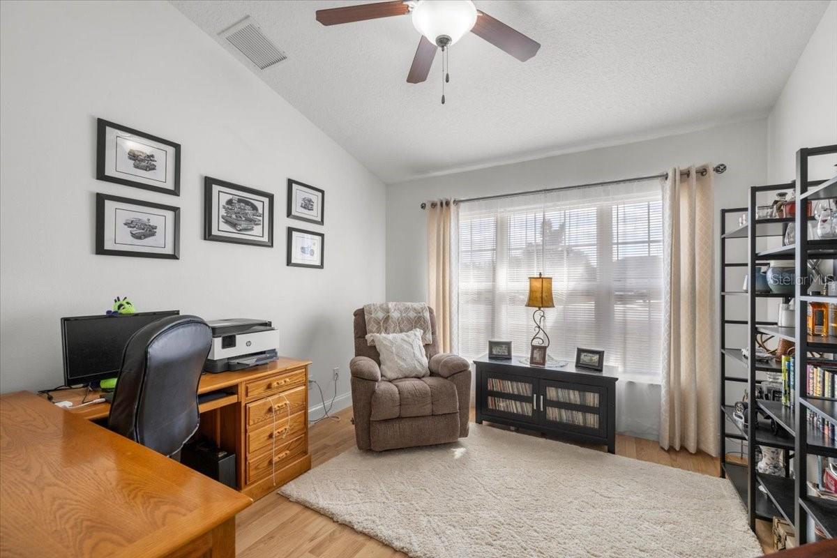 Image 19 of 41 For 9957 55th Avenue Road