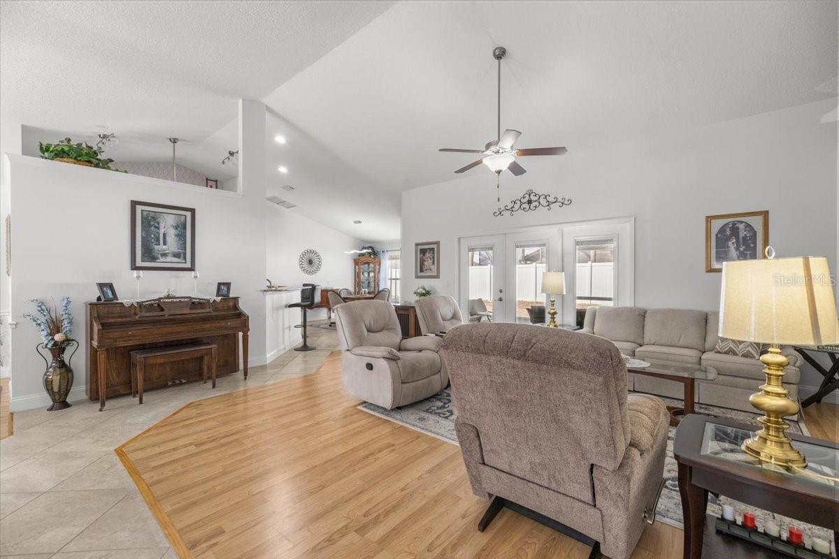 Image 4 of 41 For 9957 55th Avenue Road