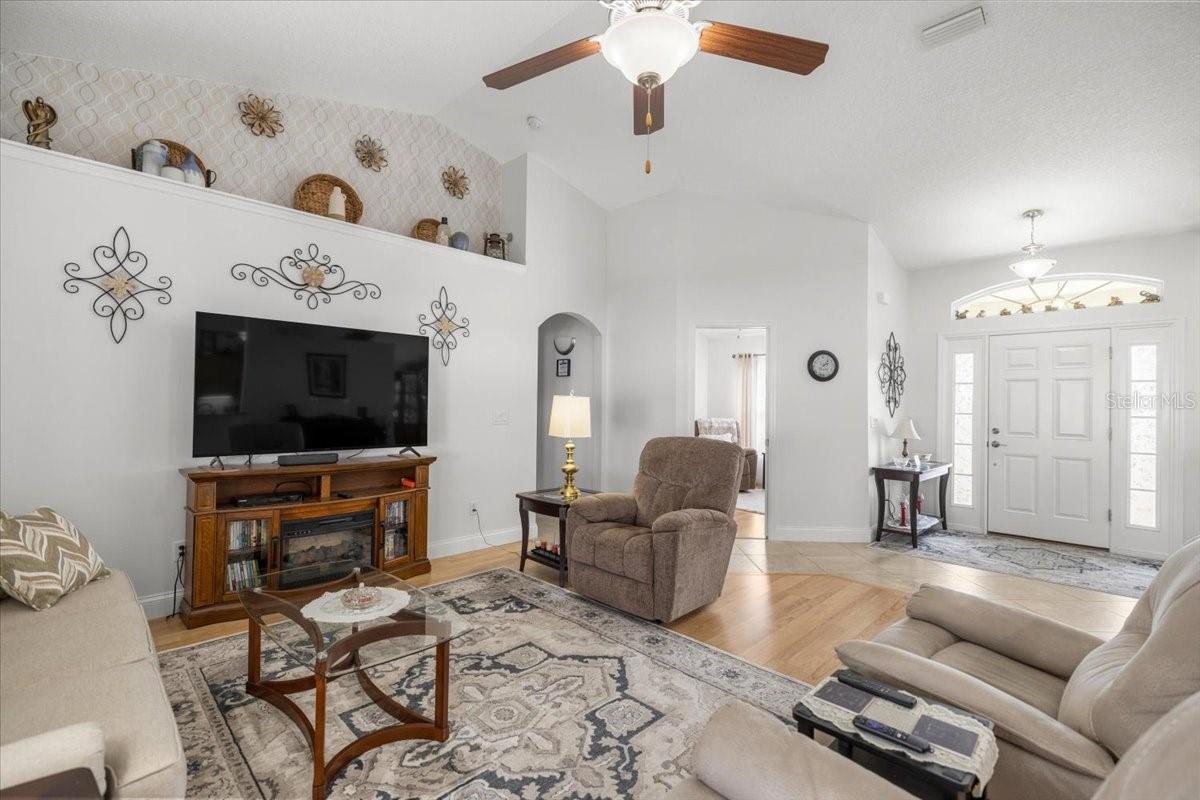 Image 5 of 41 For 9957 55th Avenue Road